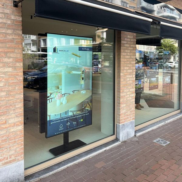 Single Stand installation - Immoblue storefront