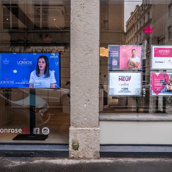 Single Stand installation - Lionrose Immobilier