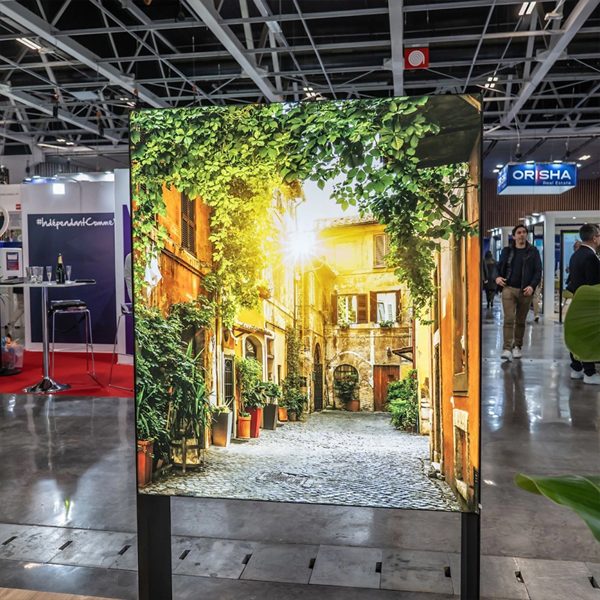 Ultra Slim installation - trade show display